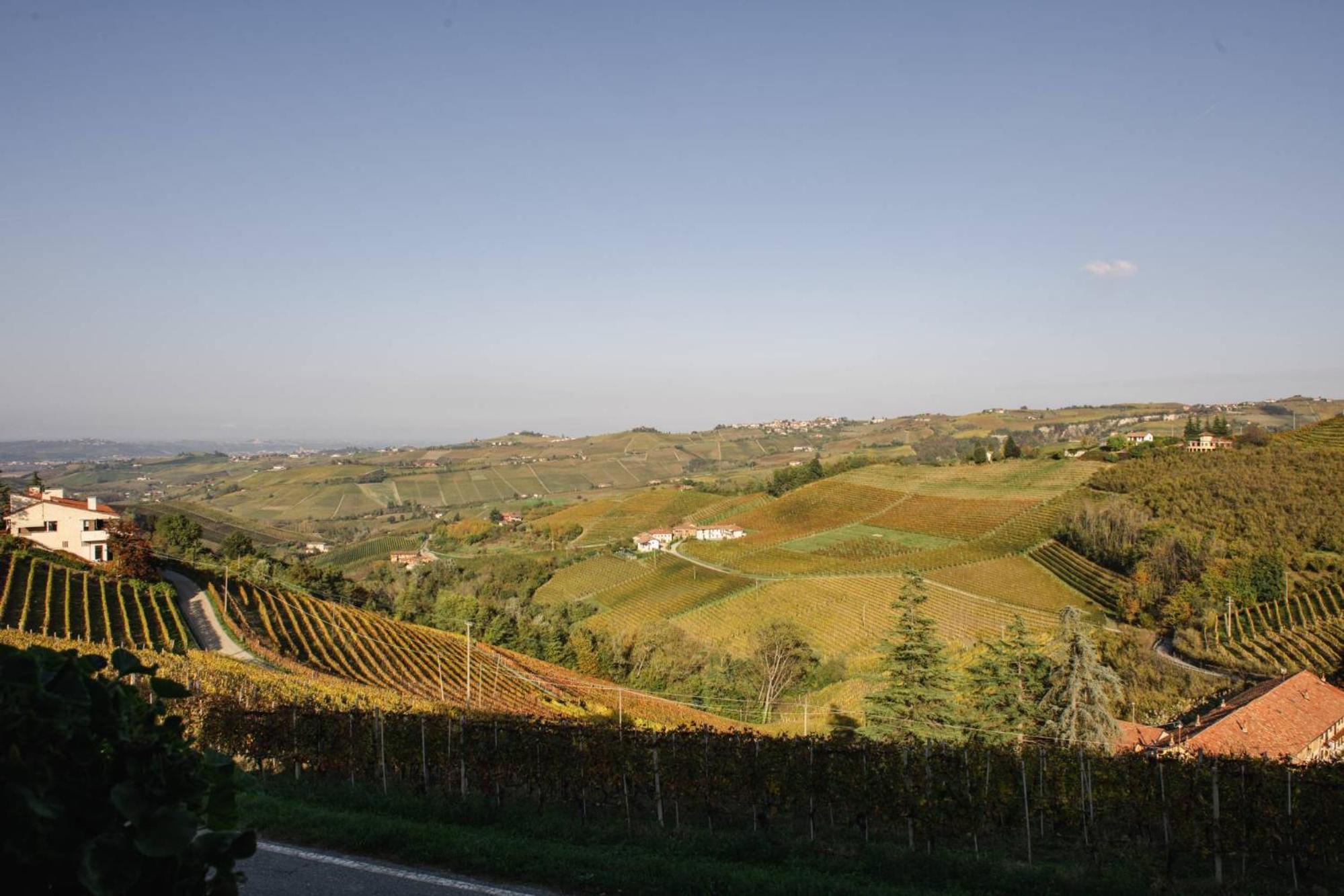Casa Rubbo - Appartamento 'Como' Nelle Langhe Alba  Exteriör bild